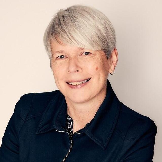 Pasfoto Monique Valk